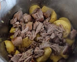 Foto del paso 4 de la receta: Patatas guisadas con cordero