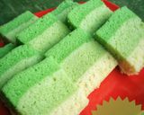 Foto langkah ke 7 dari resep Bolu Kukus Pandan Ombre.