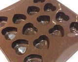Foto del passaggio 1 della ricetta Cioccolatini ripieni con amarene