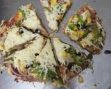 ભાખરી પીઝા (Bhakhri Pizza Recipe In Gujarati) રેસીપી સ્ટેપ3ફોટો