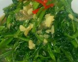 Foto langkah ke 3 dari resep Tumis kangkung simpel.