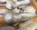 Foto del paso 2 de la receta: Codornices estofadas a las hierbas