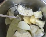 Foto del paso 1 de la receta: Trinxat con tortilla de bacalao