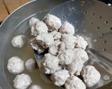 Foto langkah ke 4 dari resep Pentol Bakso Tanpa Tepung (1 adonan untuk 4 varian).