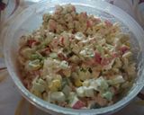 Foto del paso 3 de la receta: Ensalada de surimi con 4 ingredientes