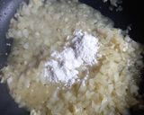 Foto del paso 2 de la receta: Pollo en salsa strogonoff