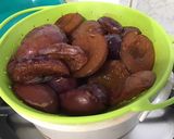 Une image de l'étape 1 de Gâteau façon far aux prunes, vanille et manzana.