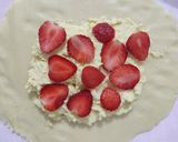 Foto langkah ke 3 dari resep Mini Strawberry Frangipane.