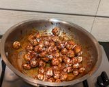 A picture of step 5 of Gur makhana.