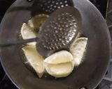 मावा गुझिया (mawa gujia recipe in hindi) रेसिपी चरण 5 फोटो
