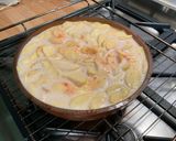 Une image de l'étape 9 de Flan aux pommes, pralines roses et lait fermenté.