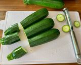 Foto del passaggio 1 della ricetta 146 • Zucchine ripiene di carne alla romana