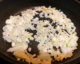 Hình bước làm 2 của món Lạ Miệng Với Bacon, Khoai Tây, Trứng, Phô Mai, Cà Chua và Các Loại Lá Thơm Của Ý