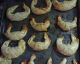 Foto del paso 6 de la receta: Medialunas de jamón y queso