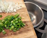 Foto del paso 2 de la receta: Lentejas viudas con chayote