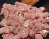 Foto del paso 3 de la receta: Pollo al curry con salsa de mango y leche de coco