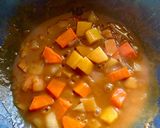 รูปขั้นตอนการทำที่ 2 ของ แกงกะหรี่(Japanese curry)+หมูทอด by ChefTukkata🍲