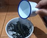 Foto langkah ke 1 dari resep Japanese Miso Soup.