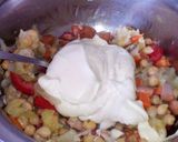 Foto del paso 4 de la receta: Ensaladilla de garbanzos y repollo