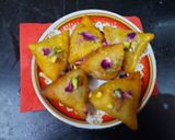 A picture of step 7 of Mawa samosa.