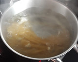 Foto del paso 1 de la receta: Espaguetis salsa alfredo con pollo y champiñones