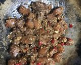 Foto del paso 4 de la receta: Wok de Arroz con pollo y longaniza al ají
