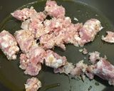 A picture of step 1 of Garlic Sausage and Tomato Spaghetti.