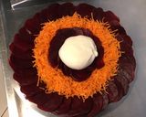 Une image de l'étape 6 de Salade de betteraves et carottes ala burrata,fleurs de thym et d'ail triquetre.