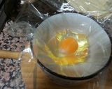 Foto del paso 3 de la receta: Huevos escalfados sobre una base de patatas, cebolla y tomate