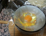 Foto del paso 3 de la receta: Huevos escalfados sobre una base de patatas, cebolla y tomate