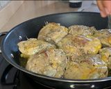 Foto del paso 3 de la receta Contramuslos de pollo al ajillo