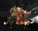Foto langkah ke 3 dari resep Oseng Daun Pepaya dan Daun Singkong.