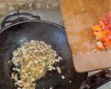 A picture of step 9 of Paneer Lababdar.