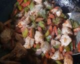 A picture of step 5 of Fried Schezwan Chicken Momos.