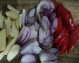 Foto langkah ke 2 dari resep Tumis Kerang Kecap.
