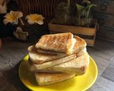 Gambar langkah 6 resipi Kaya Butter Toast.