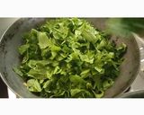 मुळयाच्या पानाची भाजी (mulyachya panachi bhaji recipe in marathi) रेसिपी स्टेप 5 फोटो 