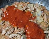 Foto del paso 2 de la receta: Pasta con tiras de cerdo y cubios