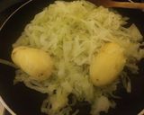 Foto del passaggio 4 della ricetta Verza e patate strascinate in padella