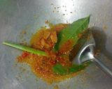 Foto langkah ke 2 dari resep Ayam ungkep kuning.