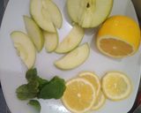 Foto langkah ke 3 dari resep Infused water lemon, apel hijau, and daun mint.