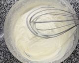 Foto del paso 6 de la receta: Tarta de crema, dulce de leche y frutillas 🍓