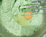 Foto langkah ke 3 dari resep Condensed Milk Pound.