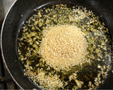 Foto del paso 3 de la receta: Fideos con sésamo y ajo