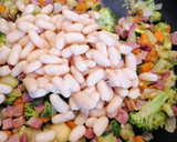 Foto del paso 4 de la receta: Timbal de habichuelas con puré de patata brócoli y jamón