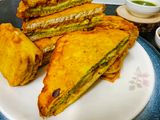 બ્રેડ પકોડા (Bread Pakoda Recipe In Gujarati)
