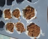Foto del paso 2 de la receta: Bombones de chocolate negro y blanco rellenos de cookies y coco rallado receta casera
