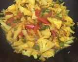 A picture of step 4 of Veggie daliya curry.