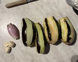 Une image de l'étape 1 de Poêlée d’aubergine avec sauce tomate.