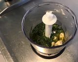 Une image de l'étape 2 de Tartinade express ail et persil.